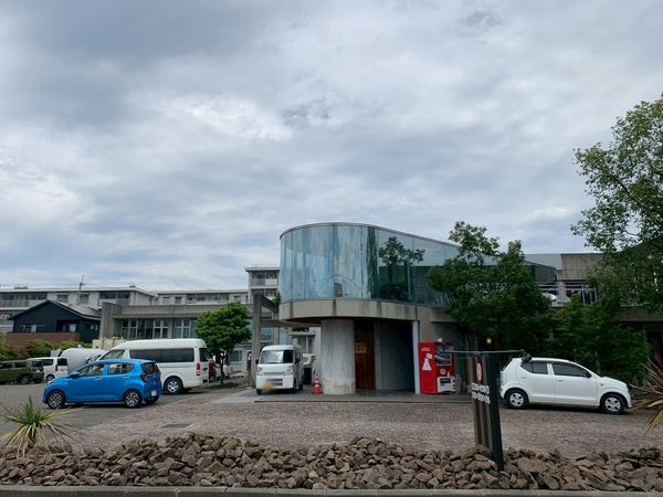建物のエントランス