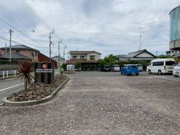 車の駐車されている入口