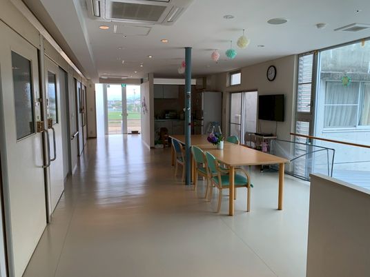 広々とした廊下