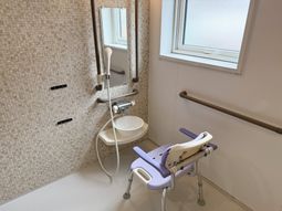 設備の整った浴室