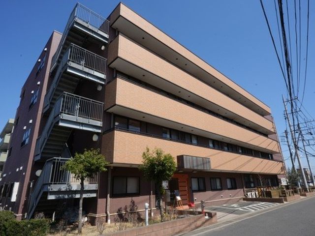 きれいな施設外観 外観 清潔で明るい外観の当施設で、利用者様の笑顔を支えるやりがいのあるお仕事をしませんか。