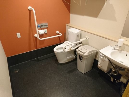安全設計のトイレ空間