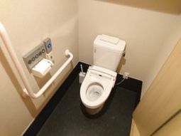 清潔感あるトイレの内観