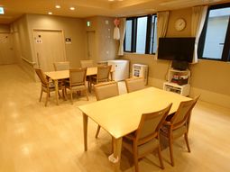 明るいダイニングの職場環境