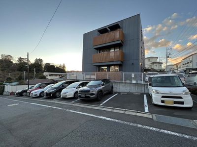 スタイリッシュな建物外観