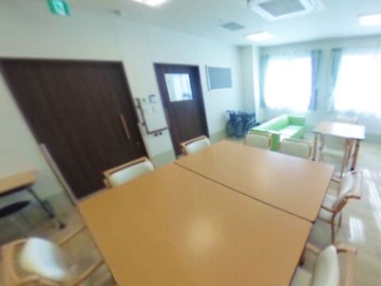 共有スペースの明るい雰囲気