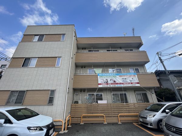 働く外観のファサード