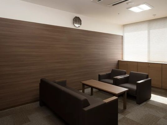 談話用ソファの部屋  