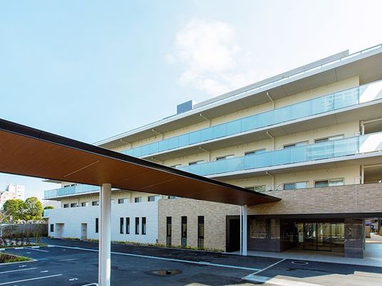 モダンな外観の建物  