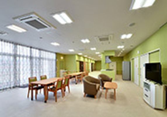 広々としたラウンジ