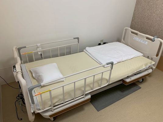 介護用ベッドの居室  