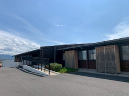 モダンな建物の外観  