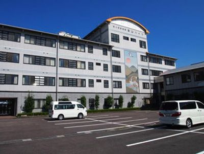 立派な建物の外観