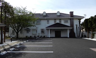 ゆったりとした建物外観