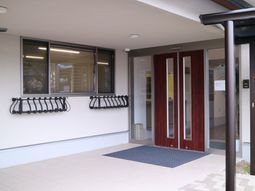 清潔感のあるエントランス