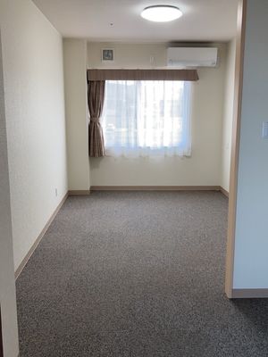 明るい個室空間