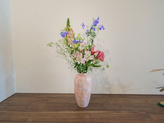 花瓶と花