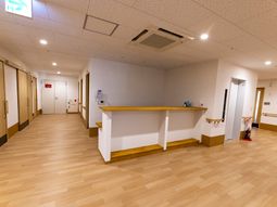 清潔感のある広々廊下