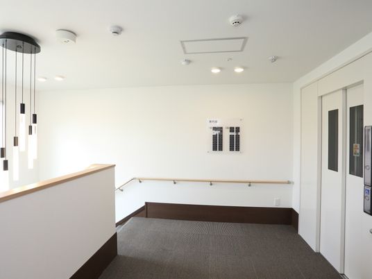 清潔な廊下の角