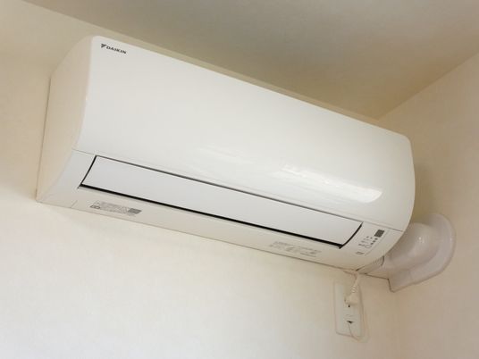 壁掛けのエアコン