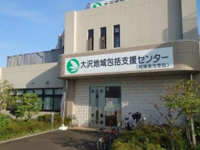 明るいエントランス エントランス ゆったりとした空間のエントランスは、訪れる方々を暖かく迎え入れます。安心して新しい生活を始められる場所です。