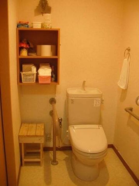 手すり付きトイレ空間