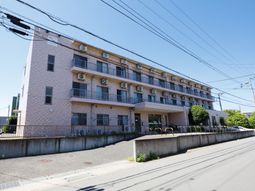 外観の建物全景