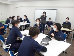 スタッフ研修の会議室  