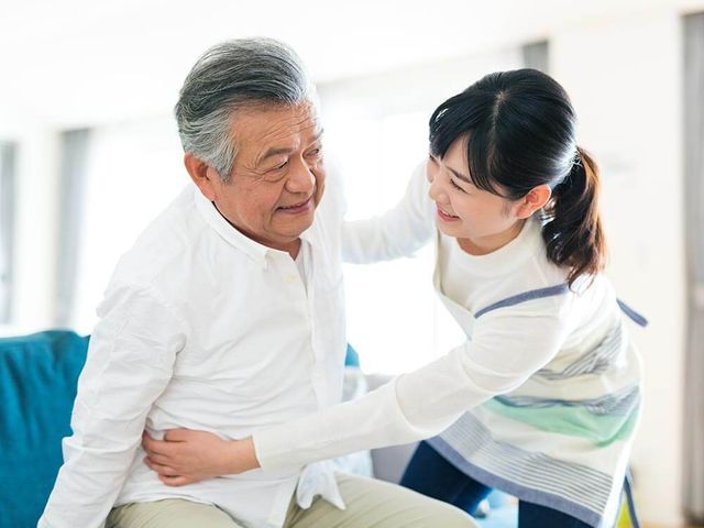 心温まる介護の現場 スタッフイメージ 資質と情熱を持った介護スタッフが、笑顔で利用者様の快適な生活を支援しています。