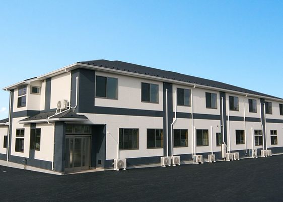 新築そうな外観の建物
