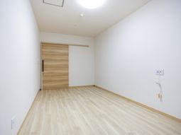 木目扉の居室