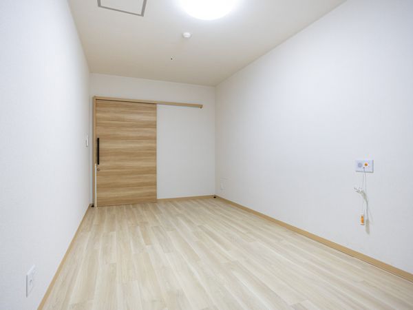木目扉の居室