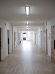 清潔な長い廊下