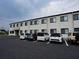 駐車場のある外観  