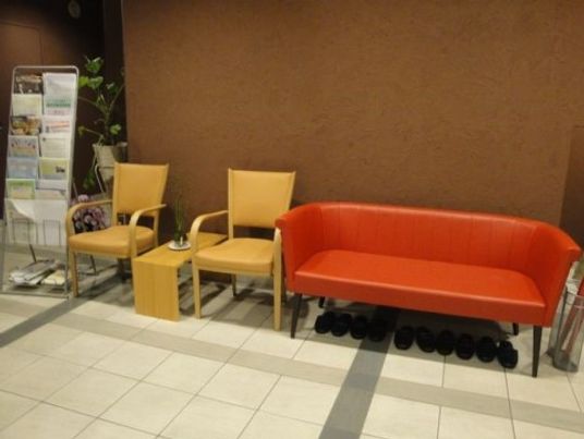 待合室の椅子とソファ