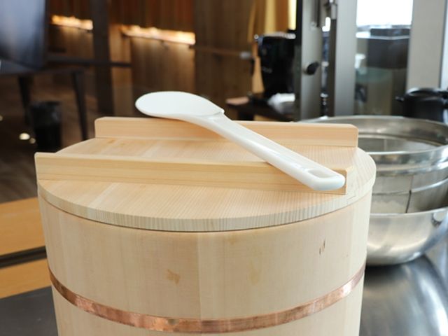 キッチン用具 キッチン   調理器具が整ったキッチンです。料理準備の充実した環境を感じることができます。