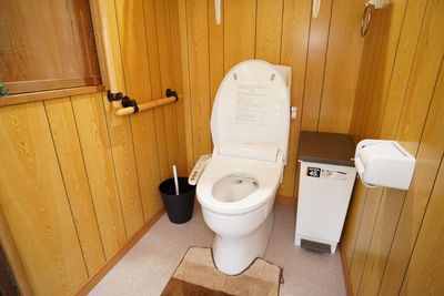 バリアフリー設計のトイレ