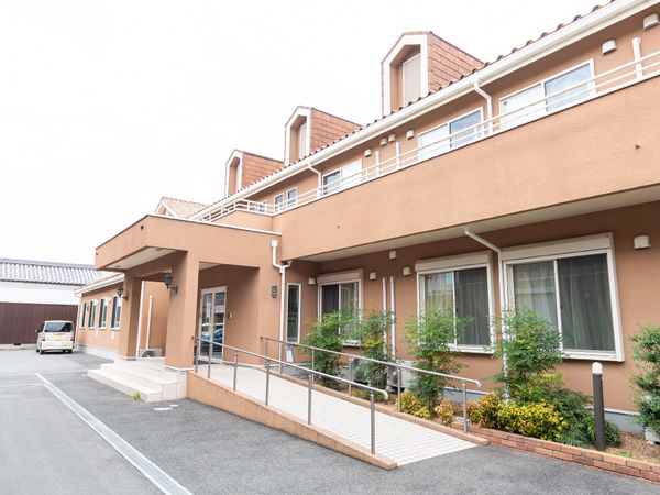 温かみのある建物外観