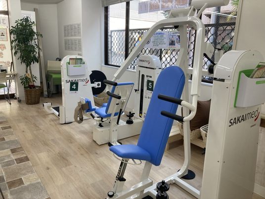 機能訓練室の運動器具  