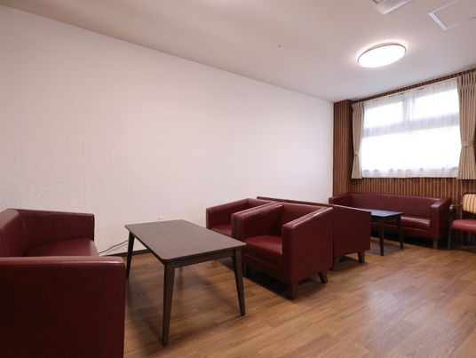 シンプルな休憩スペース