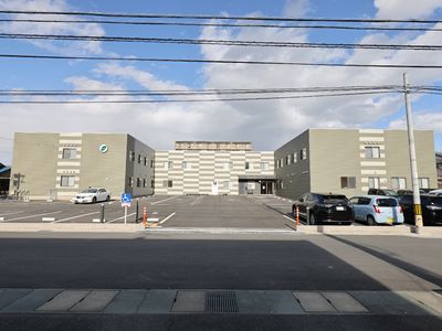 現代的な建物の外観