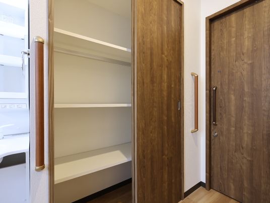 クローゼットの室内