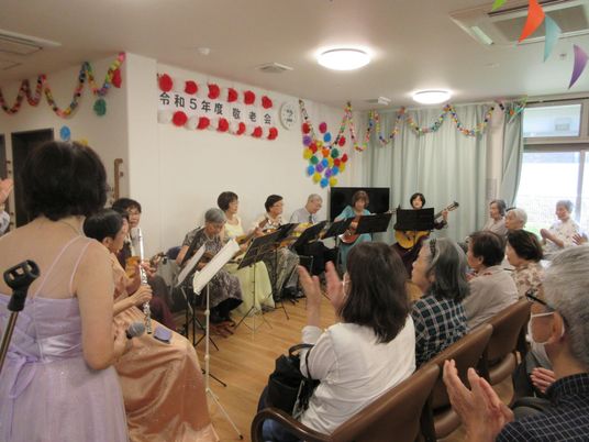 楽器演奏のイベント風景