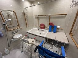 バリアフリー対応の浴室