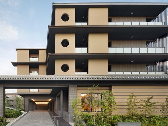 現代的な建物の外観