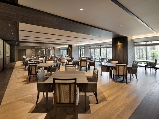 モダンな食堂の内観