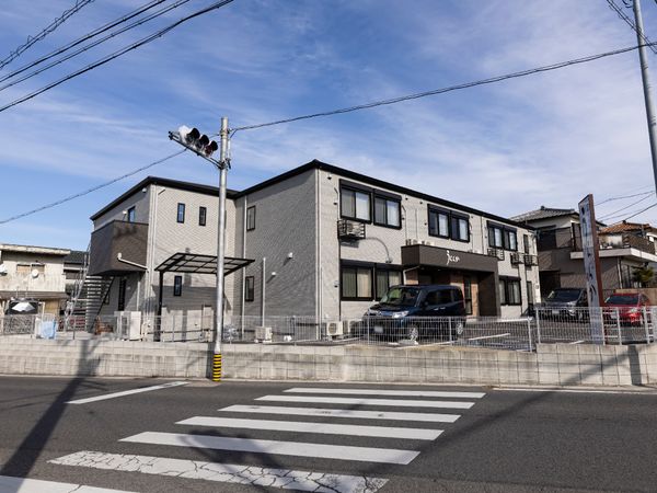 現代的な建物の外観