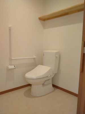 手すり付きトイレ設備