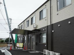 施設の外観とエントランス