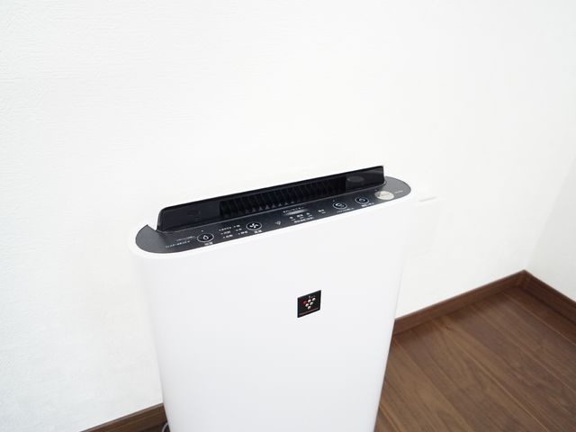 清潔な空気清浄機 共有スペース 快適な空間作りに欠かせない空気清浄機を備え付けており、清潔な環境維持に努めています。